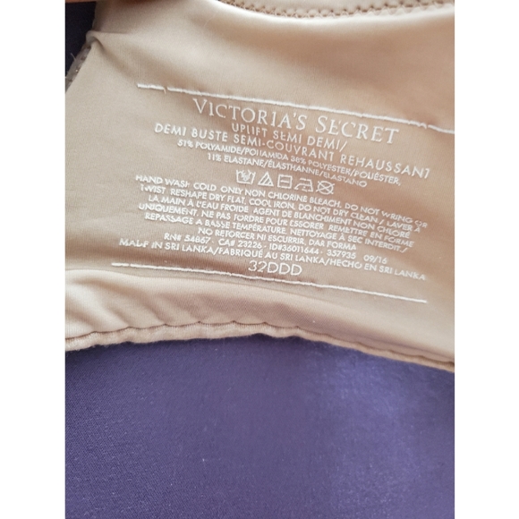 Victoria Secret 32DDD - Picture 5 of 5